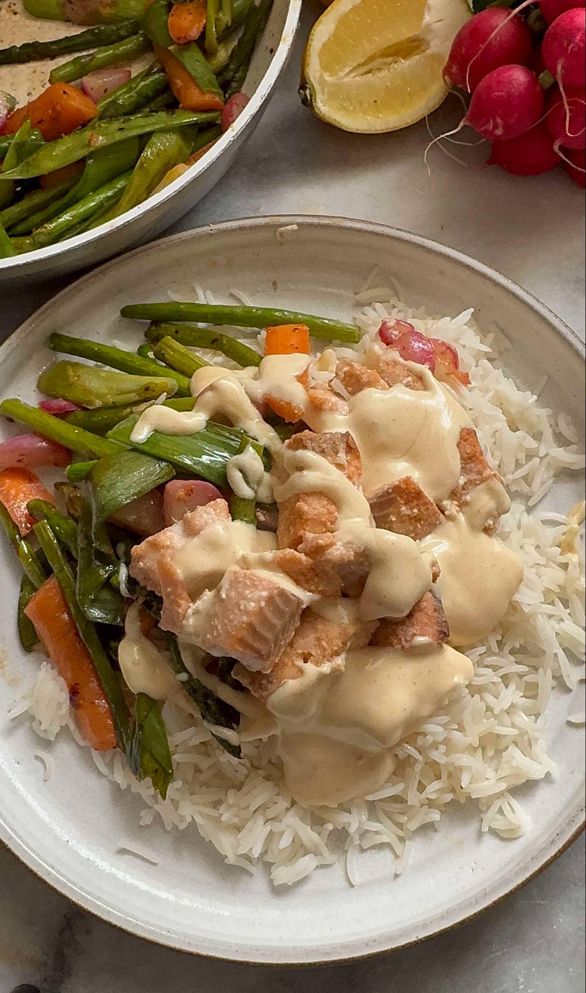 Kryddig lax- och risbowl